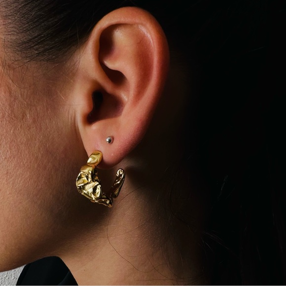 New Creative Statement Gold Geometric Unusual Hoop Earrings - Picture 4 of 8